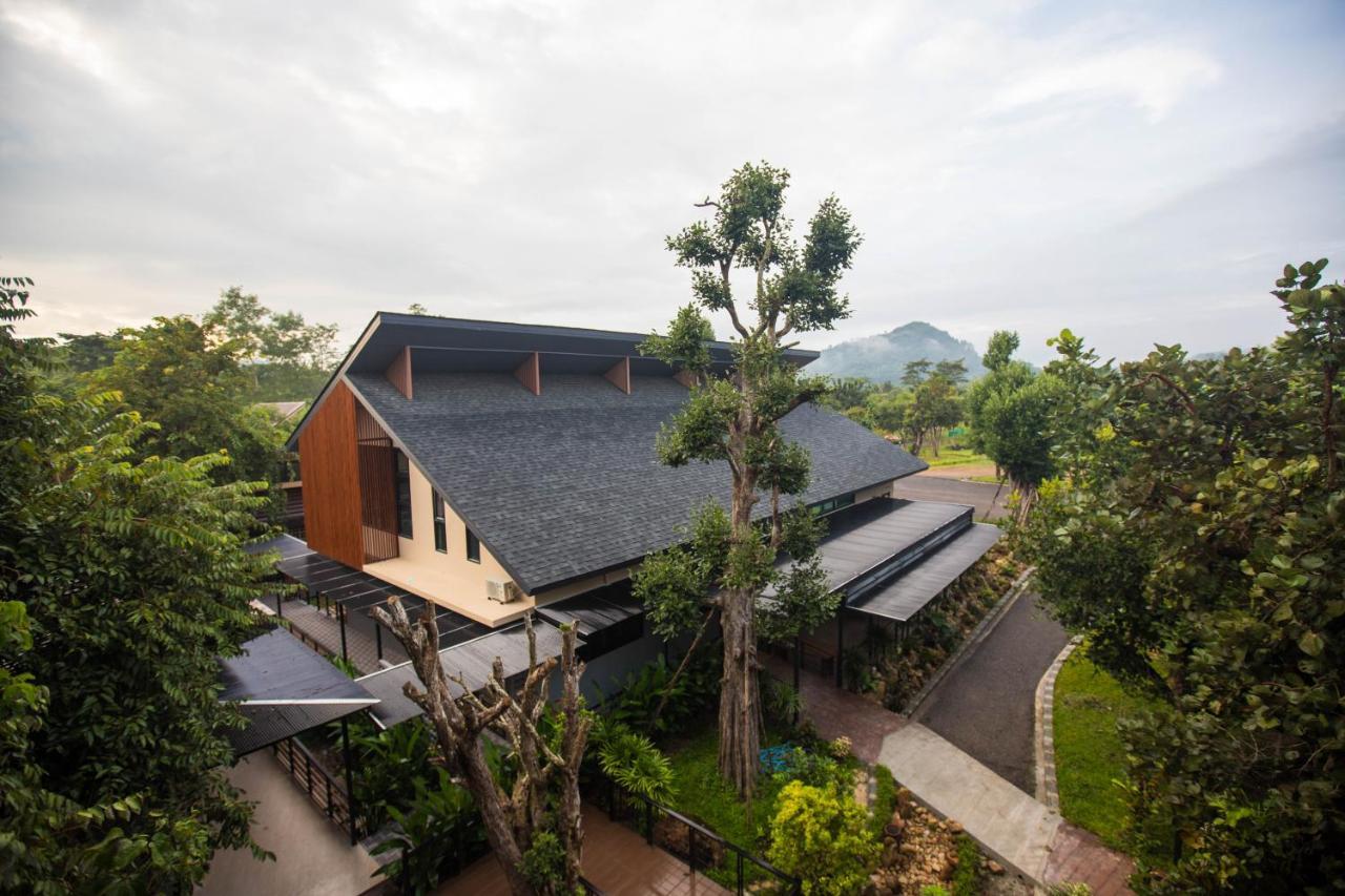 The Chamuang Forest Hotel Nakhonnajok Kültér fotó