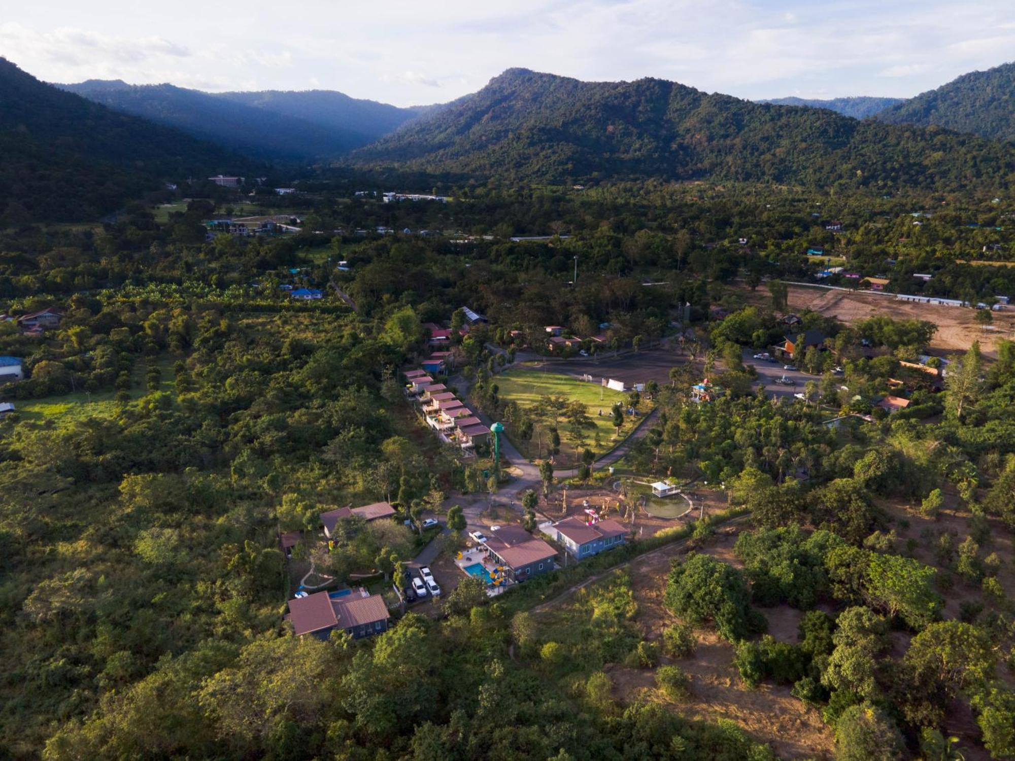 The Chamuang Forest Hotel Nakhonnajok Kültér fotó